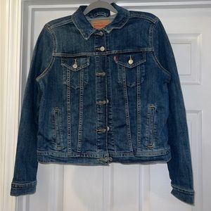 Levi Denim Jacket, Women’s XL, good condition, 99% cotton/1% elastane